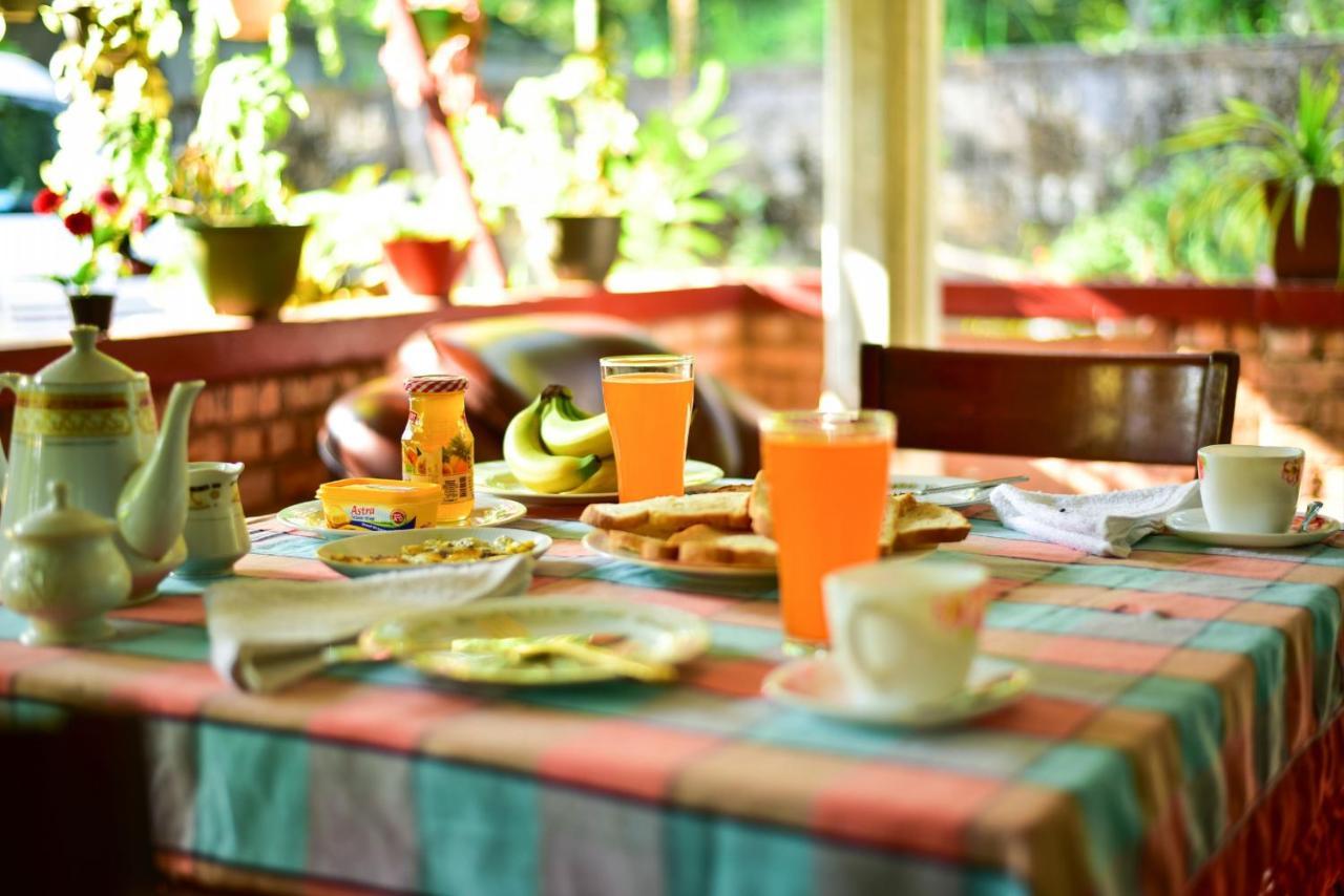 Relax Guest House Dambulla Exterior photo